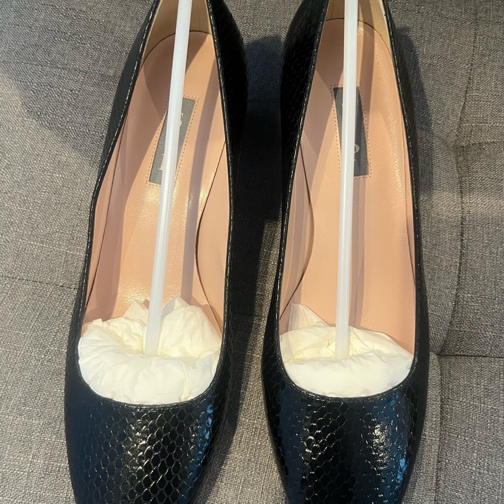 New in box SJP Sarah Jessica Parker Black Women's Shoes heels beloven - Picture 4 of 12